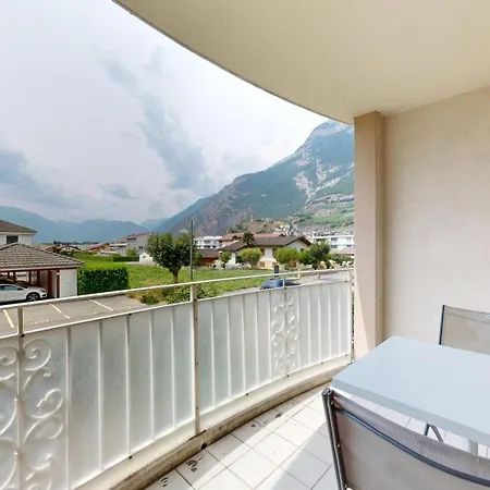 Bright In Saillon, A Few Steps From Les Bains *