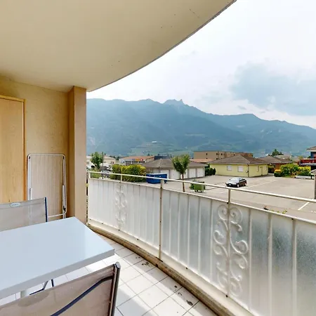 Bright In Saillon, A Few Steps From Les Bains