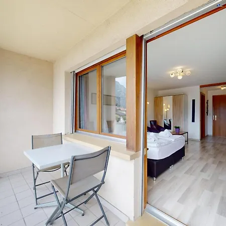 Bright In Saillon, A Few Steps From Les Bains Apartment *